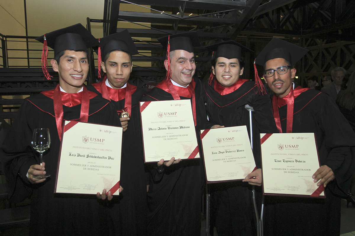 Graduación De Promoción 2015 Del Instituto Del Vino Y Del Pisco