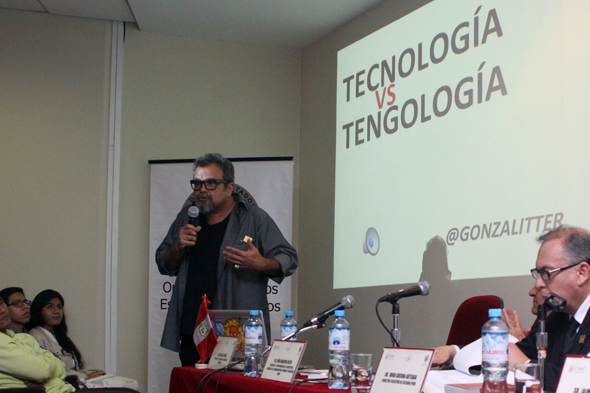 Sesión De Cátedra Perú Con Gonzalo Figari